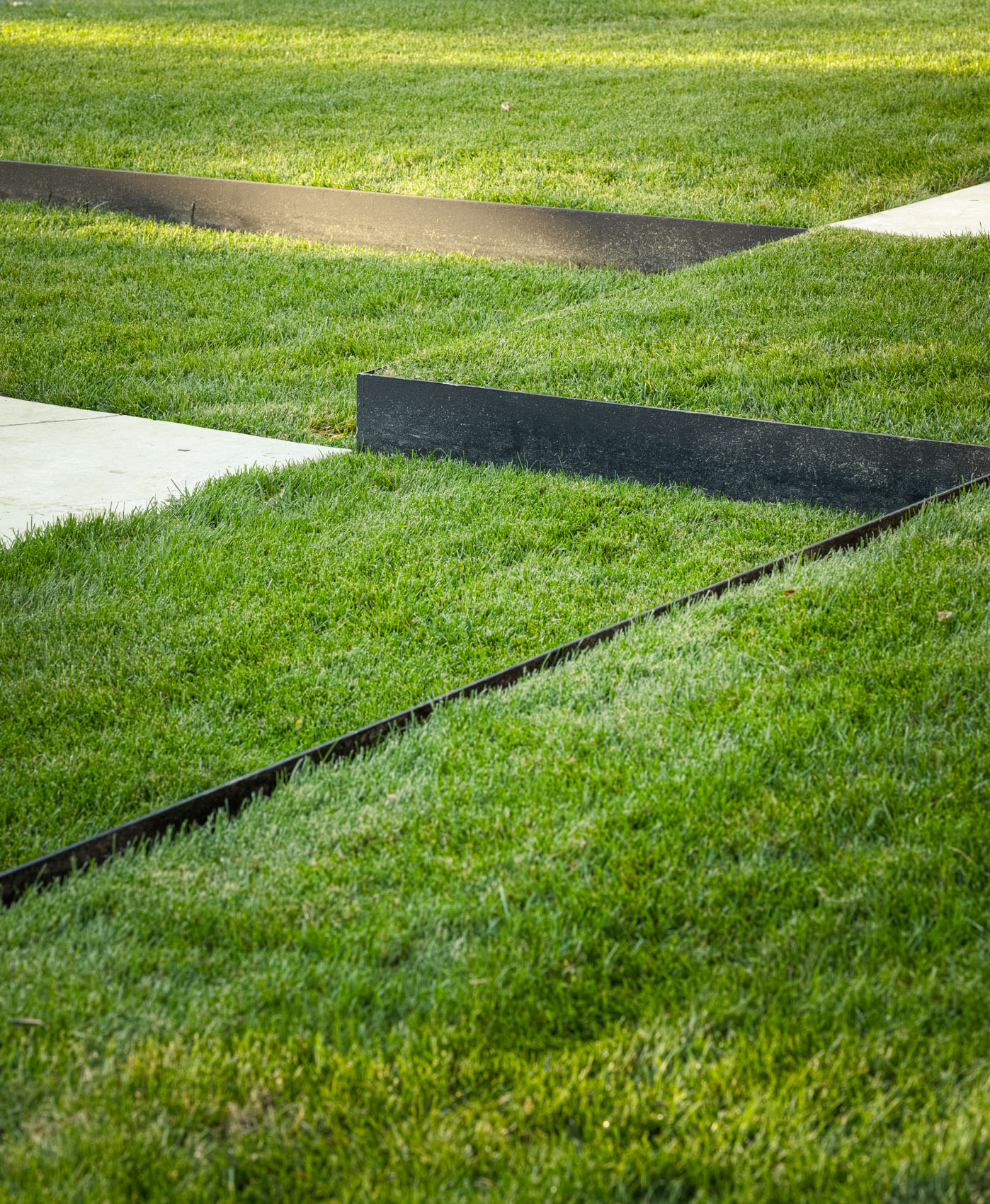 Modern metal edging